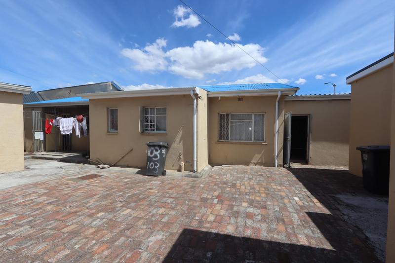 To Let 2 Bedroom Property for Rent in Gatesville Western Cape